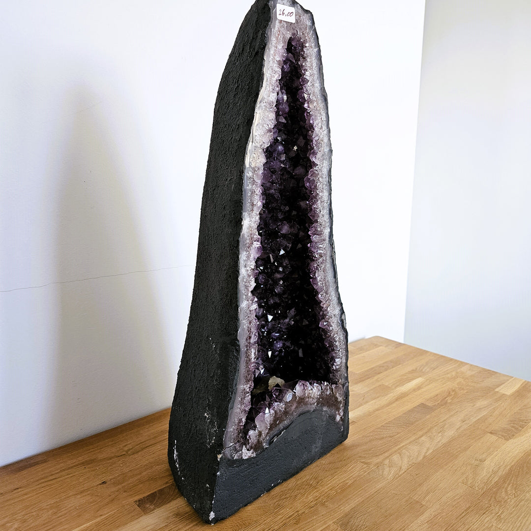 Amethyst Geode/Druse (groß) mit Calcit, ca. 61 cm, A+ Qualität