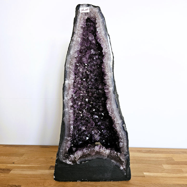 Amethyst Geode/Druse (groß) mit Calcit, ca. 61 cm, A+ Qualität